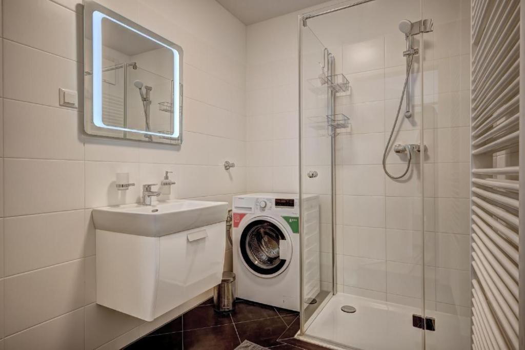 Carin Deluxe II Apartment เวียนนา ภายนอก รูปภาพ